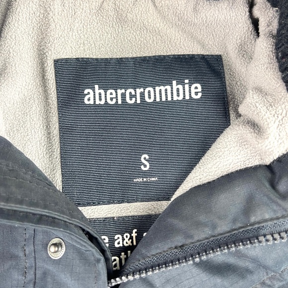Kid’s Abercrombie & Fitch Blue Zip Up Jacket Size Small - Picture 3 of 3